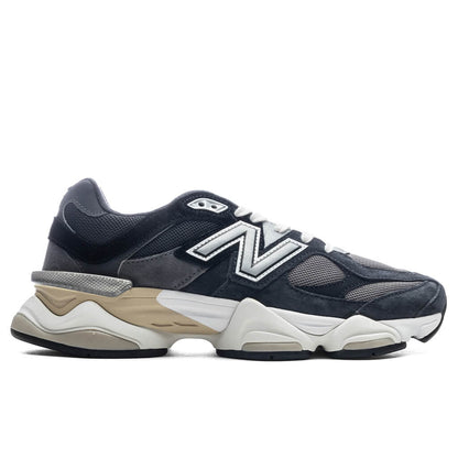 9060 - Black/ Phantom/Magnet/Silver Metallic