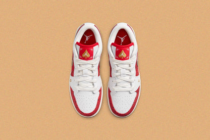 Air Jordan 1 Low SE (GS) - White/Metallic Gold/University Red