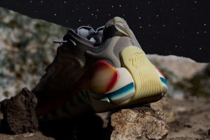 Reebok x Zig Kinetica II - Natural White/Grey